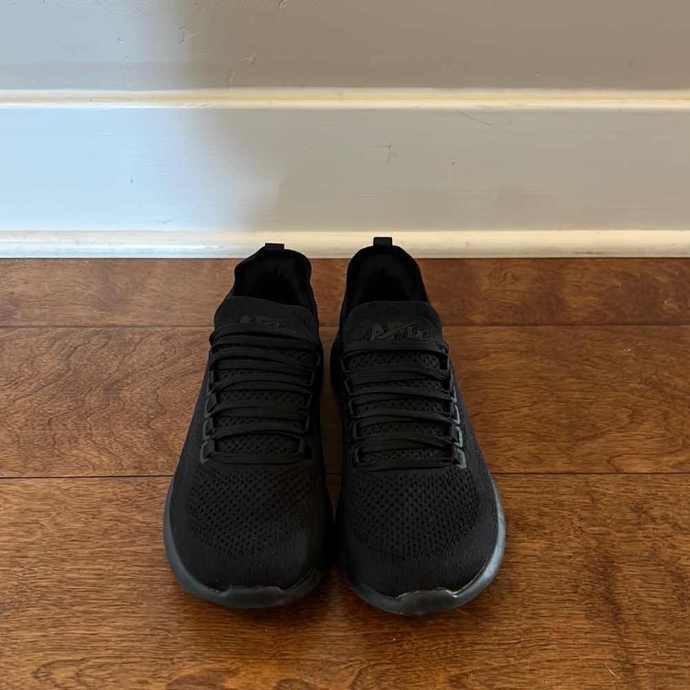APL shoes